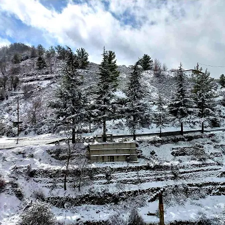 מלון דירות Agros Valley 4*