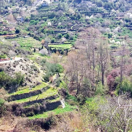 מלון דירות Agros Valley 4*