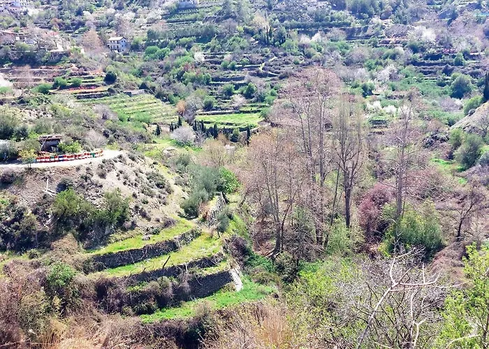 Ξενοδοχείο με διαμερίσματα Agros Valley 4*